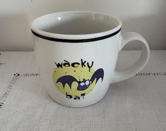 Una taza de cerámica vintage de Halloween - Wacky Bat