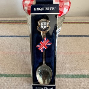 A silver plated vintage collectable souvenir spoon with Croydon coat of arms