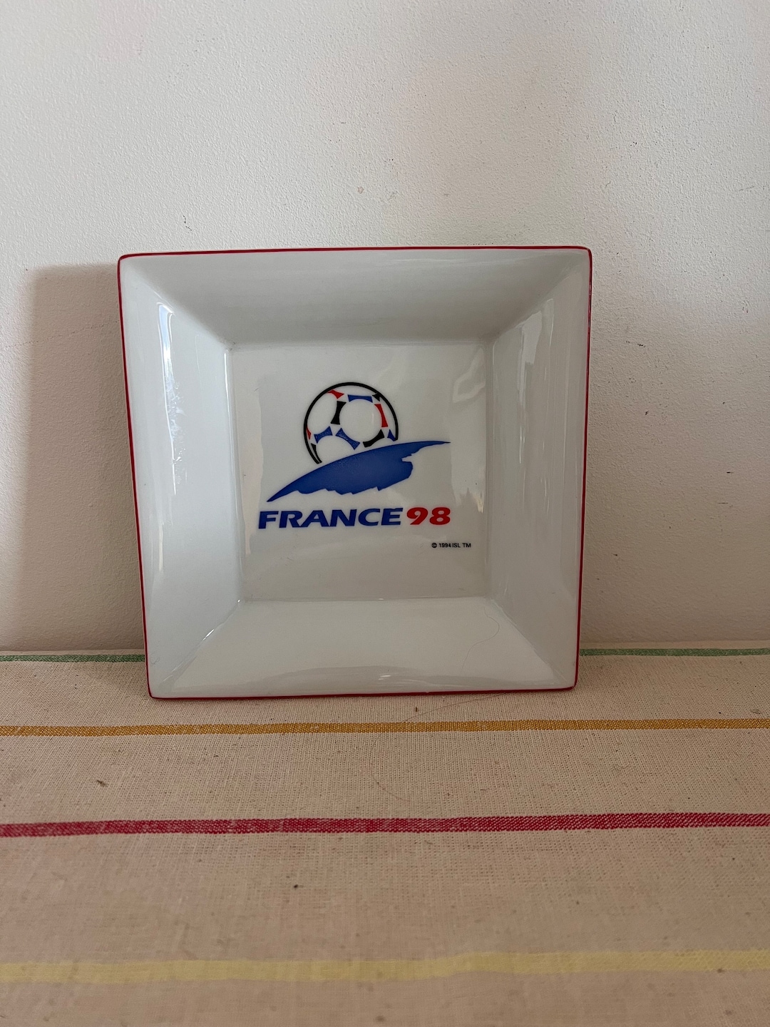 CENDRIER FOOTIX COUPE du Monde France 98 porcelaine Deshoulières Apilco