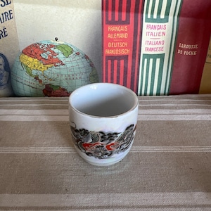 A vintage  collectible Japanese porcelain egg cup
