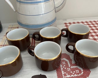 Retro traditionele Franse Vintage set van zes cafe bruin en goud porselein Espresso Cafe Crème maat kopjes