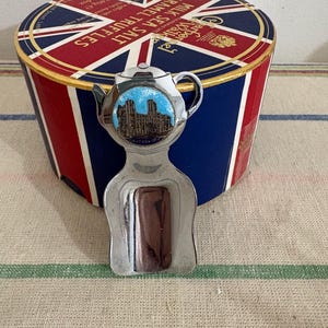 A retro Canterbury Cathedral teatime   souvenir loose tea caddy spoon or scoop