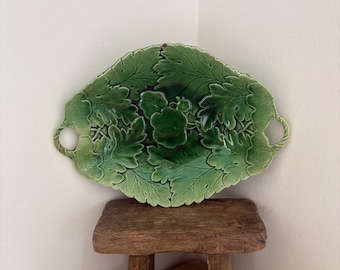 Antique 19th century green oak and nasturtium leaf design  Majolica 11.5" wide  oval plate , platter with handles