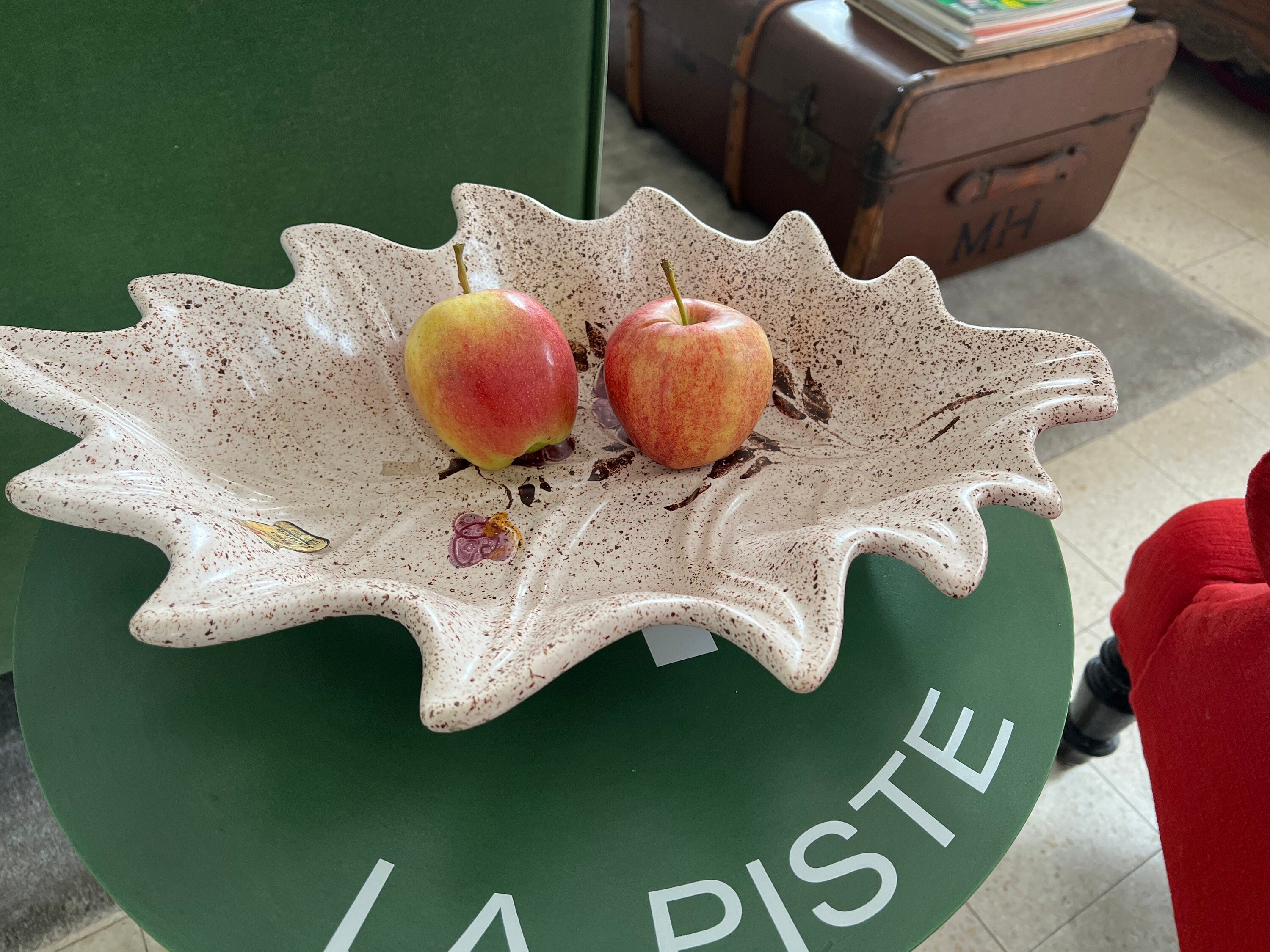 ヴィンテージ ヴァロリス フランス製 陶器 リーフディッシュ 花飾り 