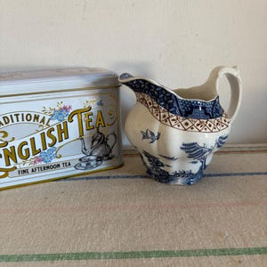 Booths Royal Doulton  Real Old Willow  WW2 blue, white creamer A8025 ( no gold)