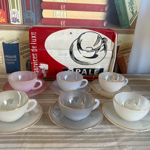 Set of six  dainty 1950s French Arcopal Harlequin Expresso coffee cups and saucers with gold trim in original box
