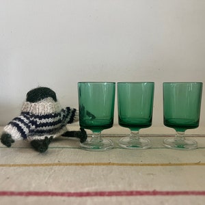 A beautiful  set of three petite green glass French Luminarc Cavalier vintage port, liqueur, sloe gin glasses