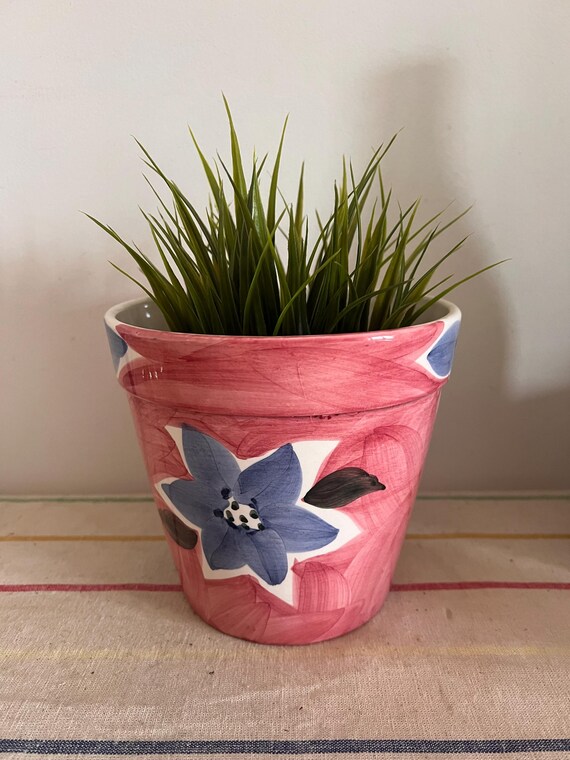 ポルトガルで手描きされた美しいピンク、ブルー、ホワイトの室内用花鉢