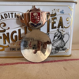 A fun  retro Matlock souvenir loose tea caddy spoon or scoop with clock face - tea at four, tea time