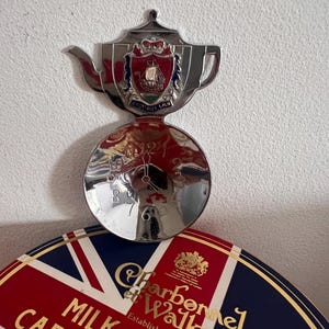 A fun  retro Newport Isle of Wight souvenir loose tea caddy spoon or scoop with clock face - tea at four, tea time