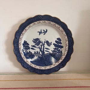Booths Real Old Willow blue, white and gold 10.5&quot; plate  A8025