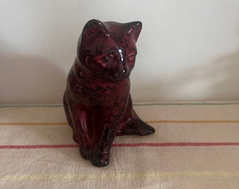 Vintage Ceramic Marbled cat ornament. Cute 1980s retro home sitting kitty cat figure. Burgundy and black marble glazed cat home decor gift.