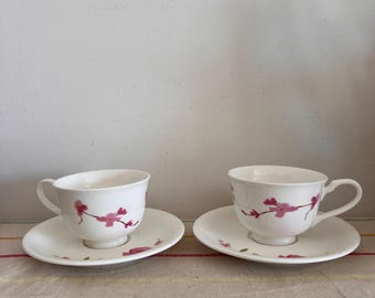 貝殻の形をした白磁のホタテ貝のオーブン対応魚グラタン皿（ペア