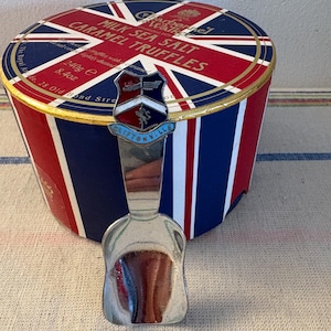A retro Cliftonville souvenir loose tea caddy spoon or scoop