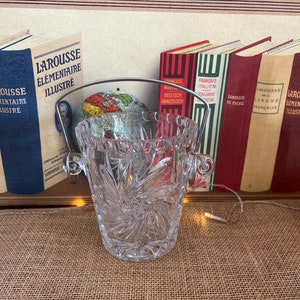 Ein schöner französischer Vintage Art Deco Kristall-Eiskübel mit einem verchromten Metallgriff