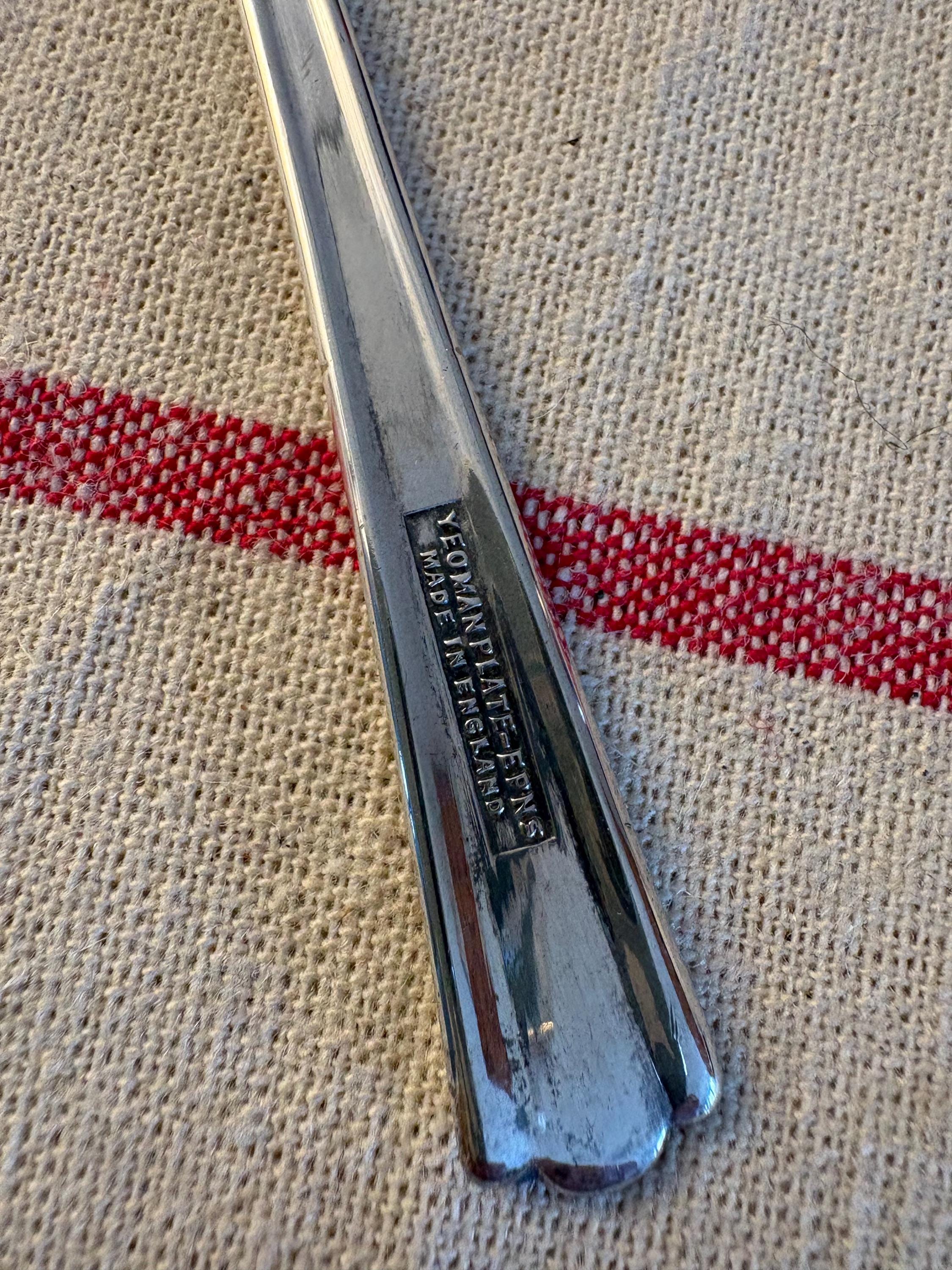 A Vintage Yeoman Plate EPNS Rd 859116 ( Silver Plated) Set of 6