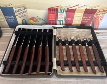 A lovely vintage boxed  set of six  Pinder Bros - Sheffield steak knives and forks with mahogany coloured  handles