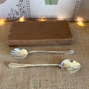 Unusual boxed Antique  Art Deco fluted silver plated spoon and fork servers ideal to use to serve pasta or salads or vegetables