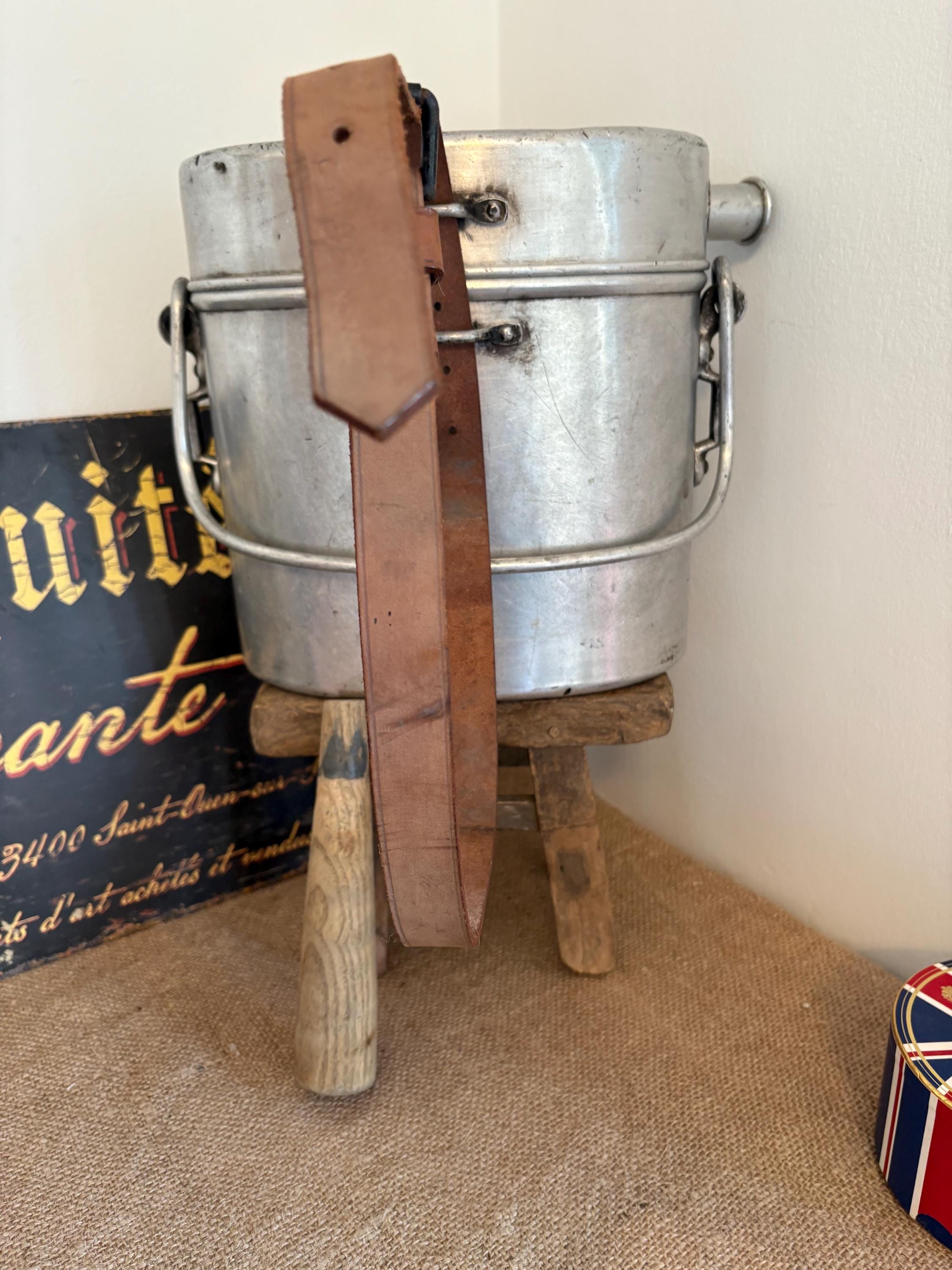 A French Vintage M.M.T. Tournus 1945 Military Mess Tin Set