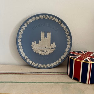 An unusual  blue  Wedgwood Jasperware Christmas 1977 Westminster Abbey plate