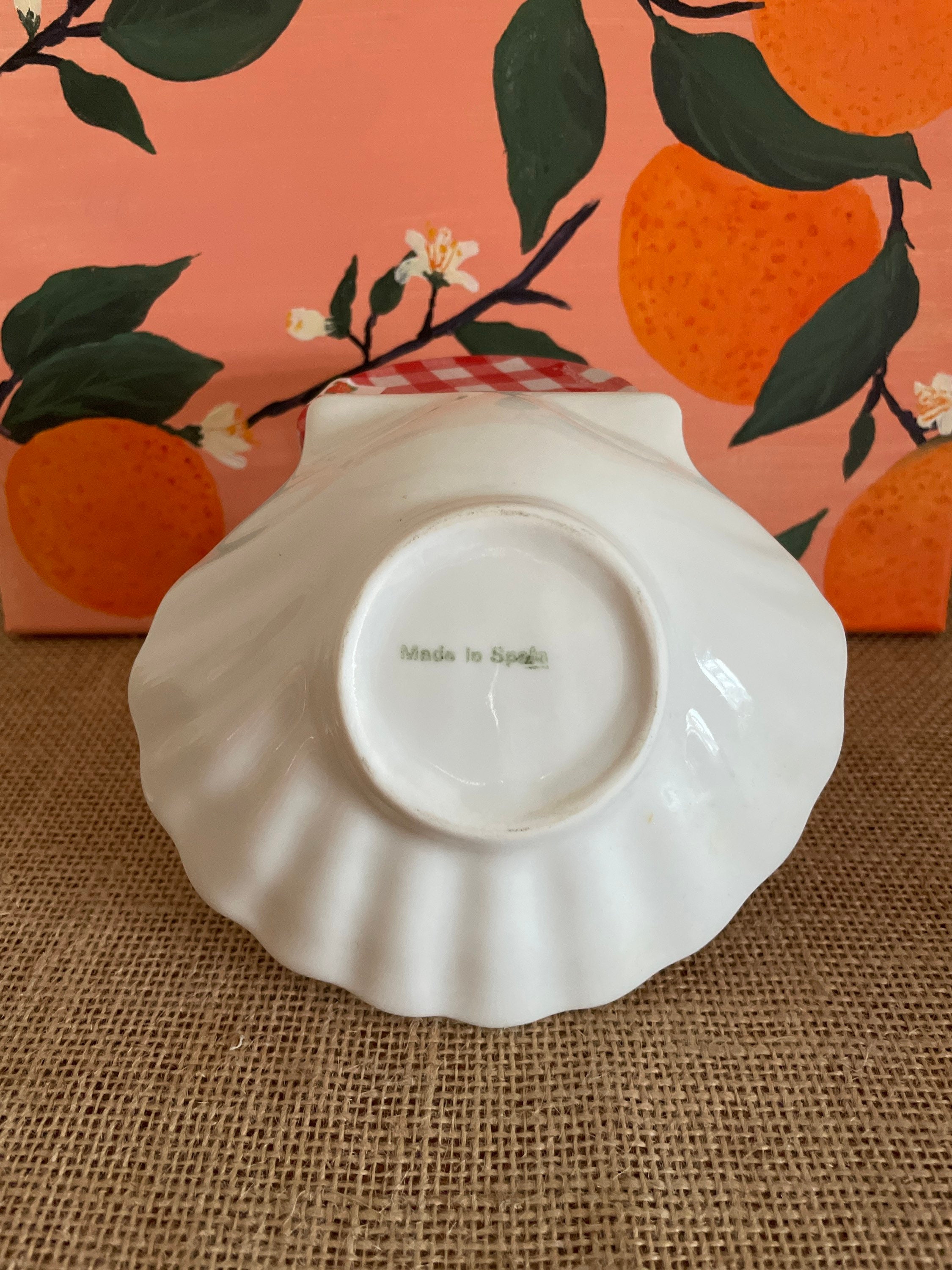 貝殻の形をした白磁のホタテ貝のオーブン対応魚グラタン皿（ペア