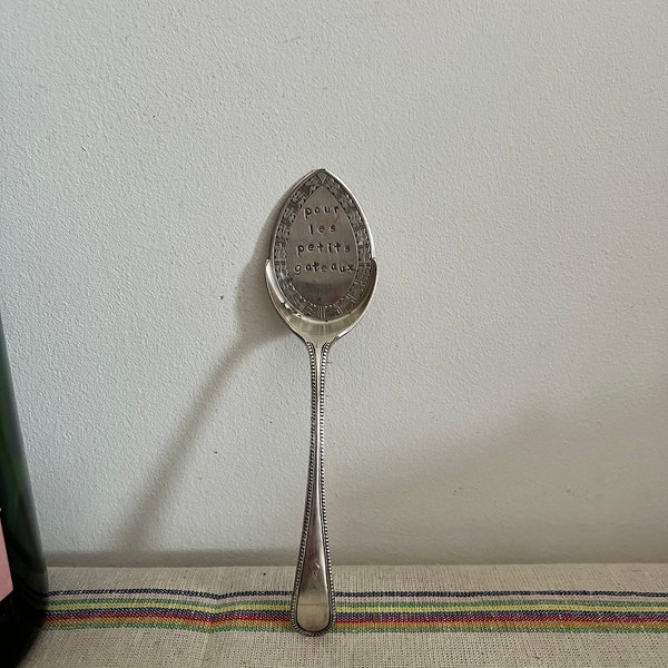 A Briddon Brothers antique  EPNS silver plated  cake spoon - Pour les Petits Gateaux