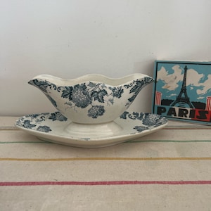 A beautiful Saint Amand et Hamage Boule de Neige   china gravy boat, sauce boat, mayonnaise server