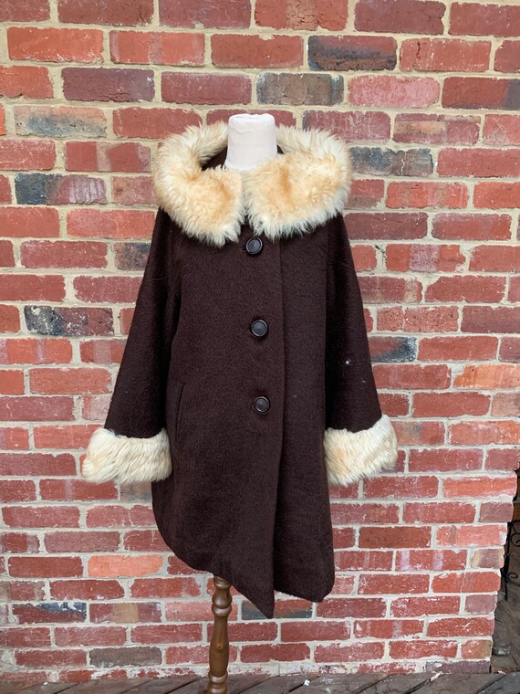 Vintage 1960s Jaks House Of Design Couture Coat /