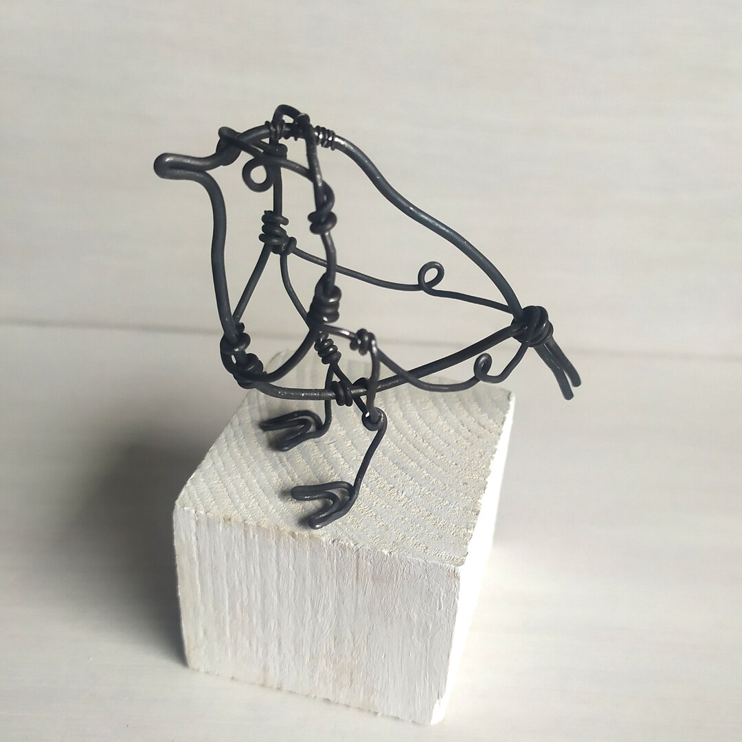 Robin Sculpture on Wooden Stand robin Art Wire Sculpture - Etsy Denmark