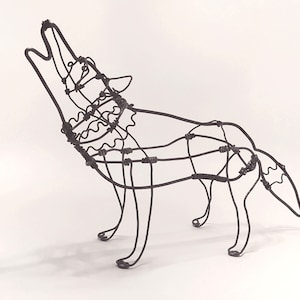 Wolf Sculpture, Wolf Art, Wire sculpture, Wolf metal Art, Wire Wildlife Sculpture,