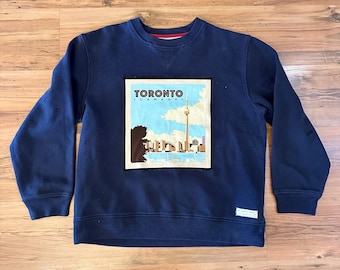 Toronto Ontario Upcycled Rundhals-Pullover - Canadiana Kollektion - Unisex Large