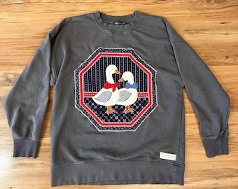 Sudadera de cuello redondo gris reciclada con ganso acolchado vintage - Unisex talla pequeña