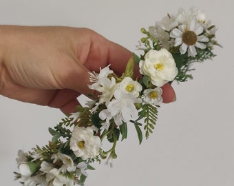 Green and white, neutral flower girl crown. Made of small faux flowers (daisy, gyp, wildflowers) adjustable, finished with ivory ribbon tie.