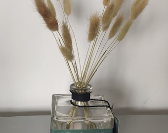 Dried selection of 20 neutral pale brown bunny tails. Perfect for a small vase