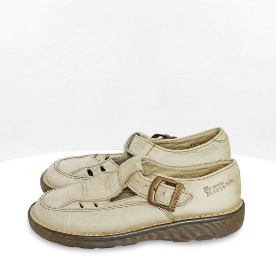 Vintage Beige Dr. Martens Sandals Size 36 / 3 (Made in England)
