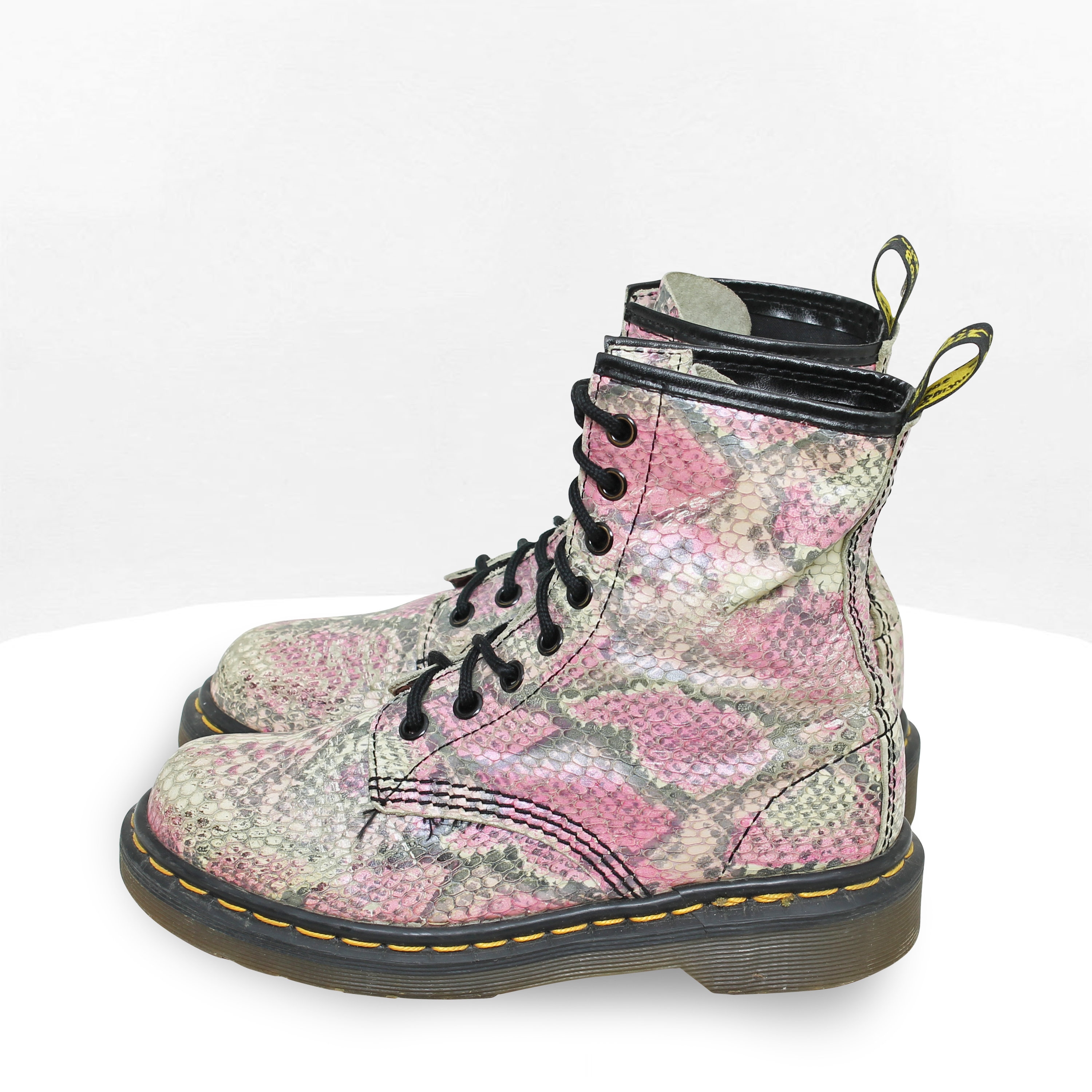 Rare Vintage 90's 90s Nineties Pink White Leather Dr. Martens Doc Martens 1460 Snakeprint Boots Size EU 36 / UK 3 / US 5 Made in England Mie
