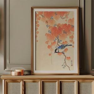Impressão de arte japonesa, pássaro azul entre folhas de hera de outono e frutas vermelhas, decoração de parede estilo Ukiyo-e vintage, impressão de belas artes inspirada na natureza