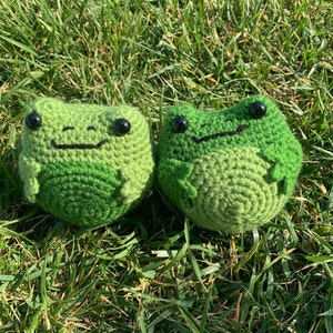 Froggy Bunch - Frog Crochet Plush - Green Frog Crochet