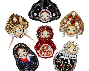 Spilla fatta a mano con ricamo di bambola russa Matryshka, toppa con cristalli sul viso, miglior regalo per la mamma