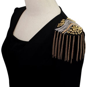 Tassel Epaulettes Shoulder Metal Chain Fringe Shoulder Badge Punk Rivets Epauletters  Pins for Ringmaster Costume 2 pieces