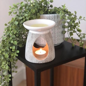 Large Grey & White Ceramic Oil /Wax Burner