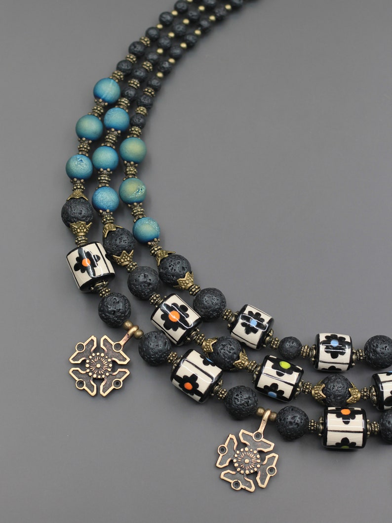 Necklace The Spring Delusion in 3 lines painting beads 48 cm in blue and black, regulated with an extender chain, ethnic Ukrainian jewelry image 2