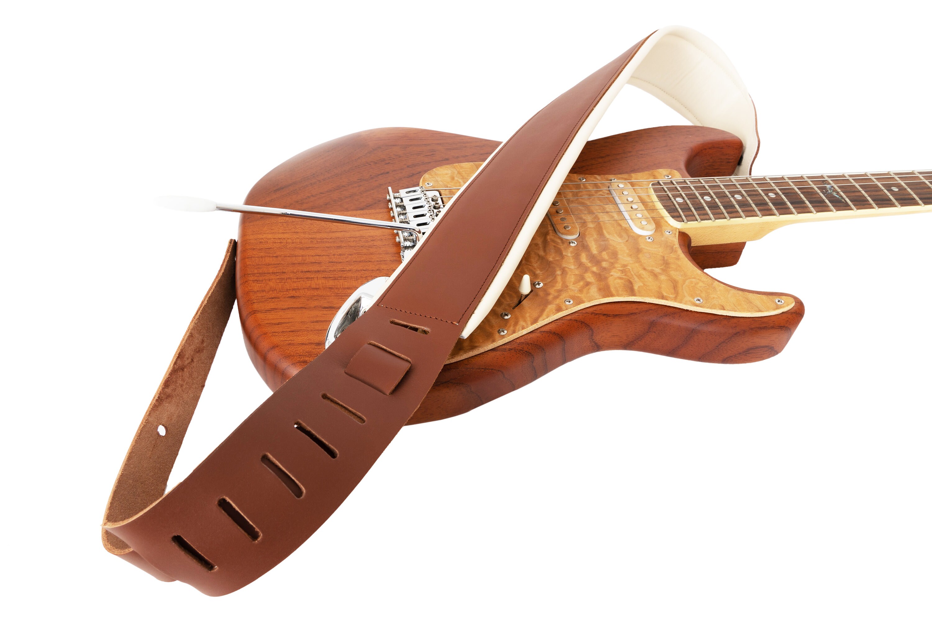 Sangle de guitare en cuir, leather guitar strap fabrication artisanale  indie - Un grand marché