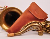 Personalized Tenor Saxophone Neck holder made of genuine leather by MG Leather Work, handmade gift for saxophone player, sax neck pouch