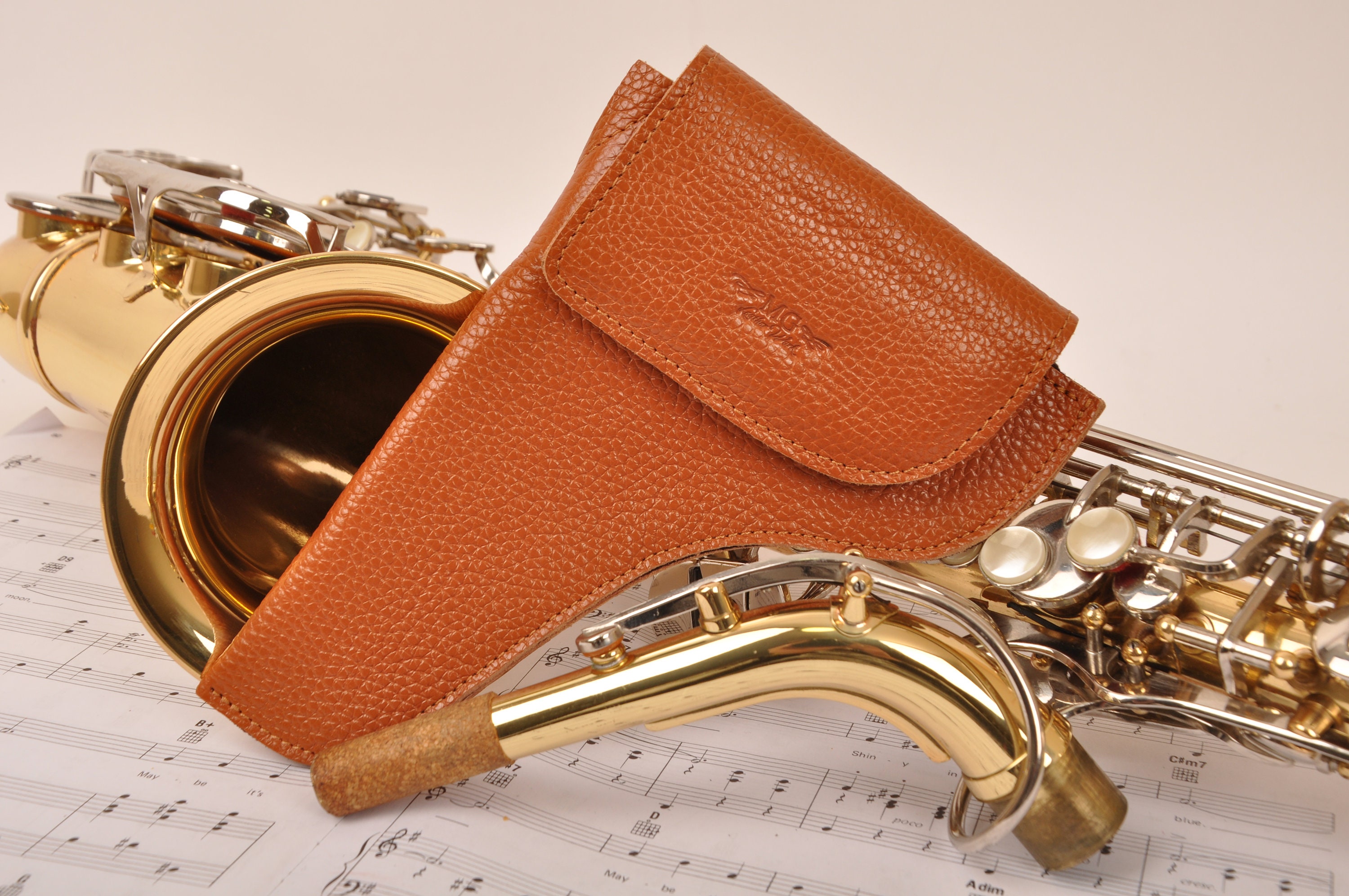 Etui de cou pour saxophone alto en cuir véritable par MG Leather Work,  support de cou de saxophone, cadeau fait main personnalisé pour joueur de  saxophone -  France
