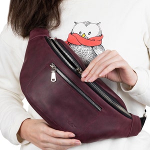 Genuine leather waist bag, fanny pack with metal buckle, high quality bumbag, belt bag with exterior and inside pockets, moon bag, belly bag