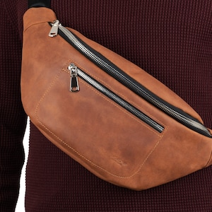 Genuine leather waist bag, fanny pack with metal buckle, high quality bumbag, belt bag with exterior and inside pockets, moon bag, belly bag