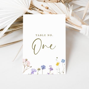Modello per numeri da tavolo con fiori selvatici in stile boho, numeri da tavolo per matrimonio con fiori selvatici, segnali con numeri da tavolo con fiori selvatici, modello per matrimonio con fiori selvatici.