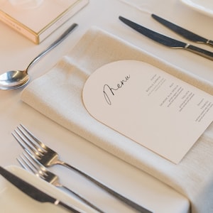 Łukowate karty menu weselne łukowaty szablon menu żywnościowego oznakowanie stołu weselnego minimalna karta menu szablon karty menu stołowego Łukowaty znak żywnościowy