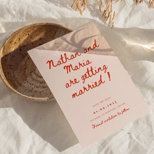 Plantilla de boda divertida y caprichosa escrita a mano para guardar la fecha, tarjeta de guardar la fecha dibujada a mano y divertida, editable en Canva